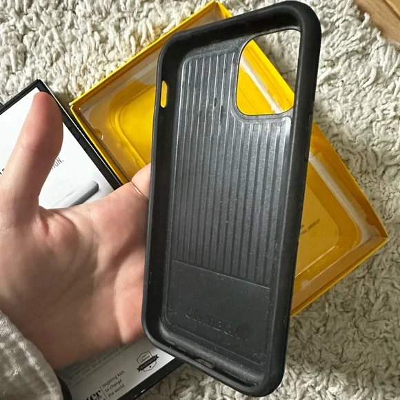 OtterBox PopSocket iPhone 11 Pro Phone Case - Picture 3 of 4